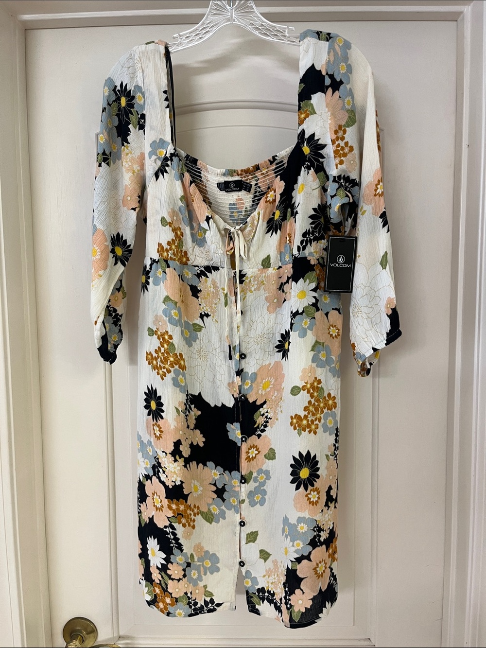 NWT Volcom Cream Floral Button-Front Peasant Tunic with Peach & Black Accents